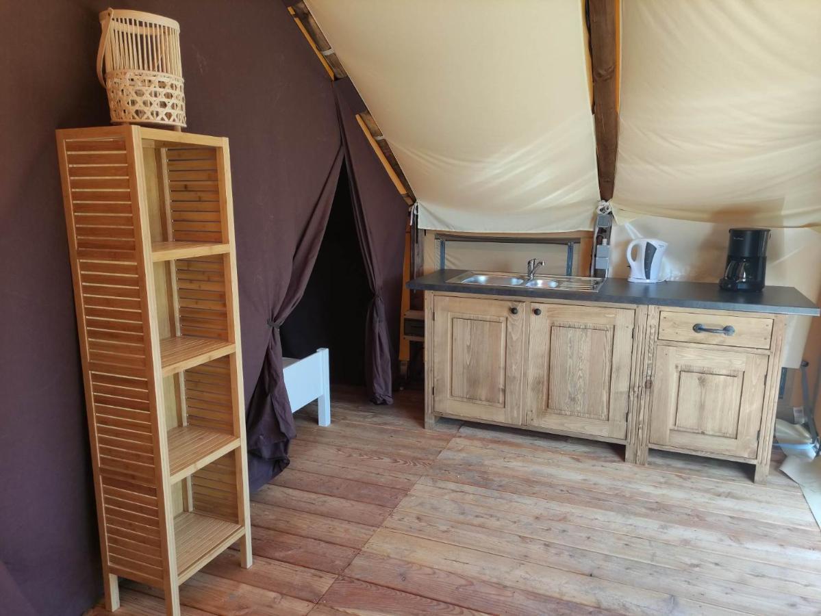 Tente Lodge Pour 5 Personnes En Bordure De La Riviere Allier Au Sein D'Un Petit Camping Saint-Yorre Экстерьер фото