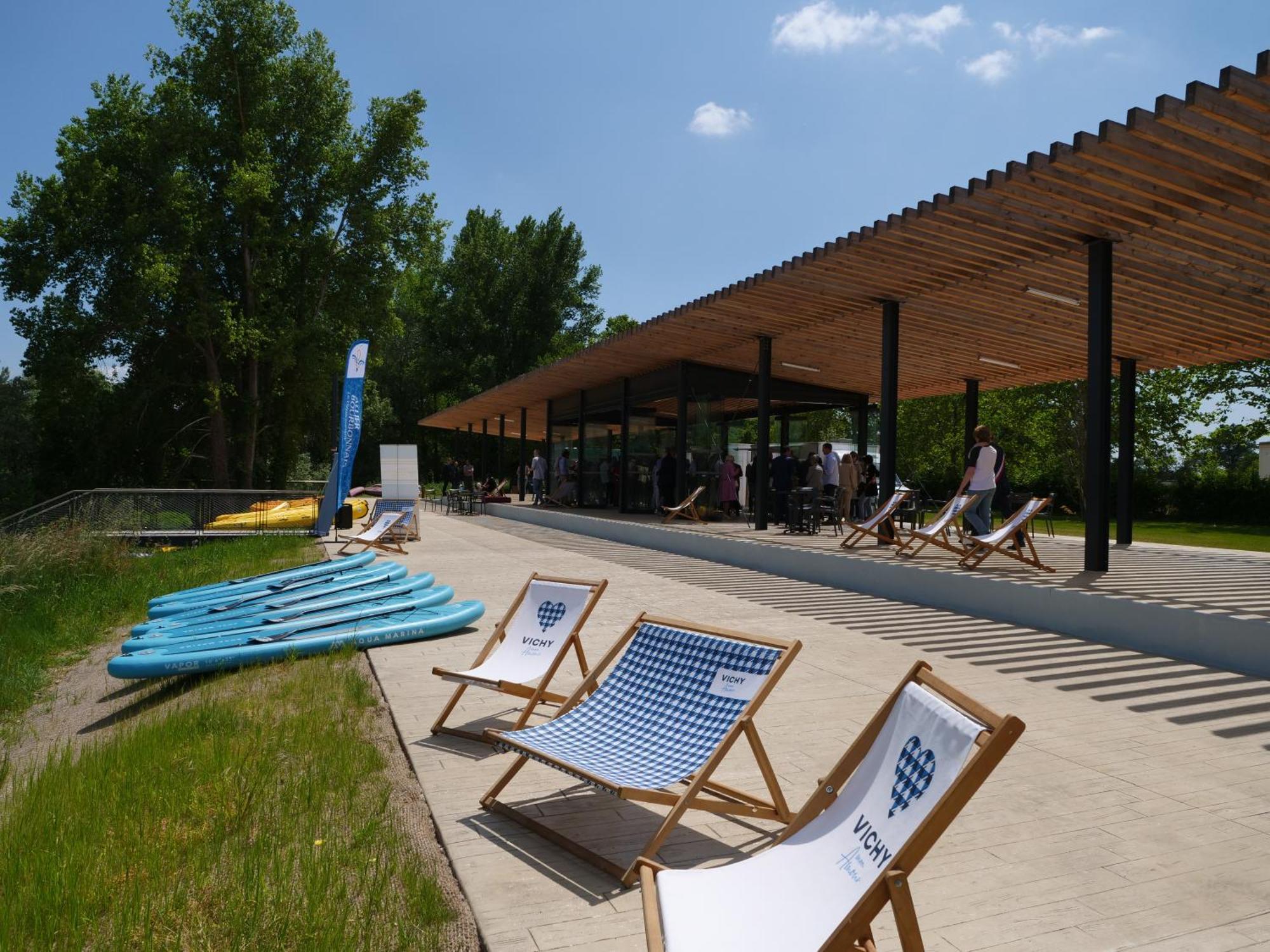 Tente Lodge Pour 5 Personnes En Bordure De La Riviere Allier Au Sein D'Un Petit Camping Saint-Yorre Экстерьер фото